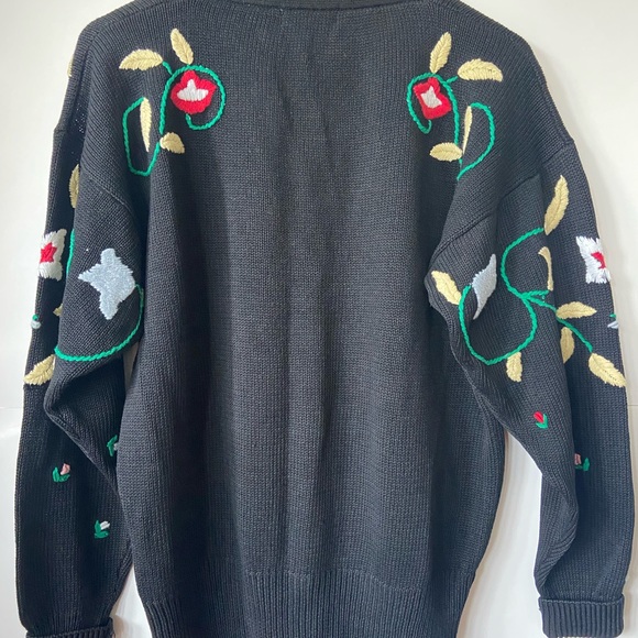 Vintage Linda B. Collection embroidered Cardigan - Picture 8 of 9